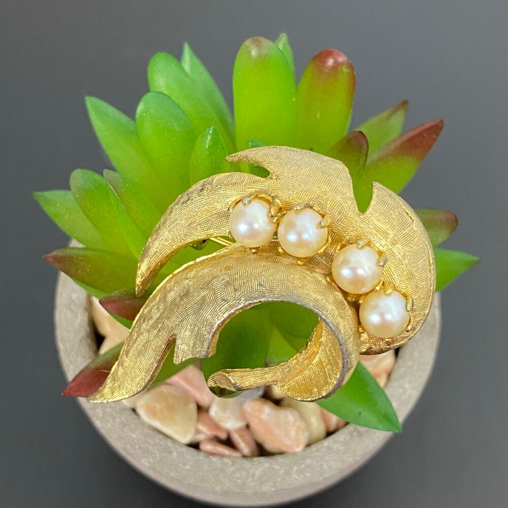 Vintage Gold Tone Pearl Feather Leaf Brooch Pin Mid-Century Textured Statement